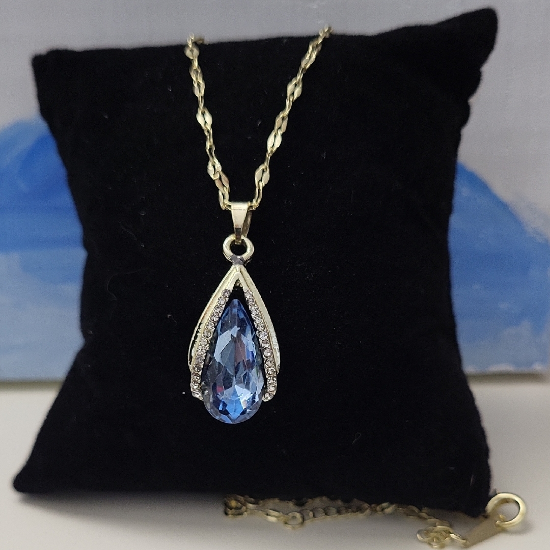 Gold-Tone Teardrop Necklace With Blue Pendant - Nwot Women Jewelry